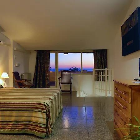 Atenea 191 فندق مبيت وإفطار 2*